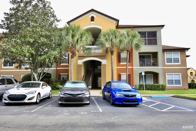 Building Photo - Beautiful 2/2 Condo Located in Crest at Wa...