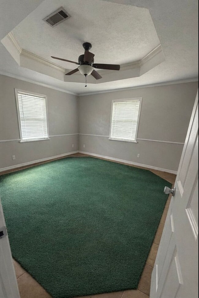 Photo - 786 Laurel St