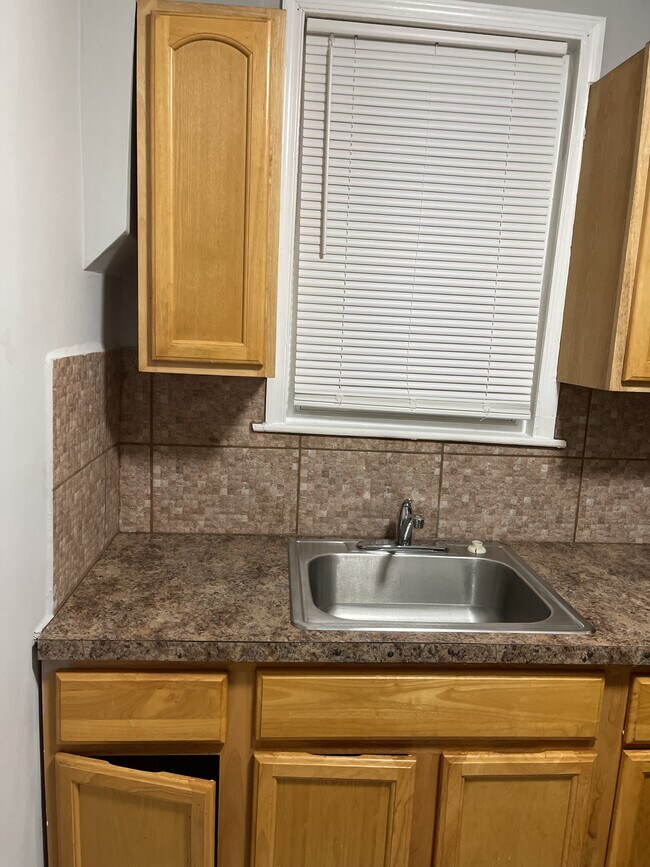 Photo - 1748 S Taylor St