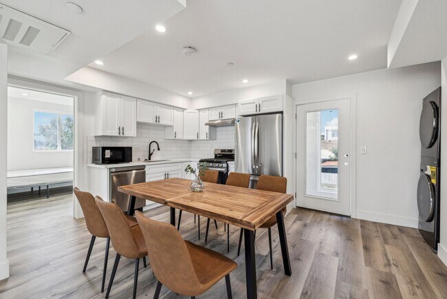 Photo - MH 1151 W 37th Dr