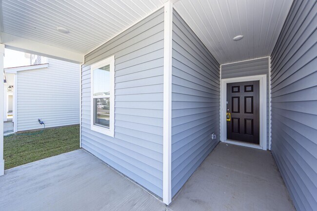 Photo - 4 Bedroom 3 Bath House in Watson Hill - Su...