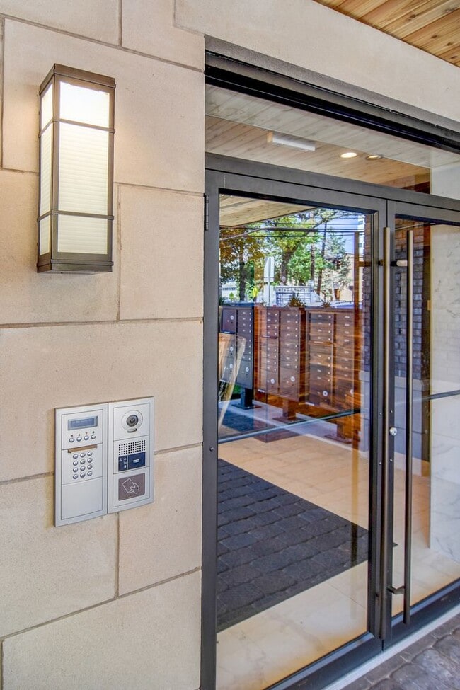 Luxury Rental With Private Parking