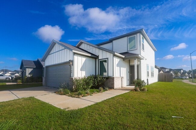 Building Photo - 1704 Greendale Dr