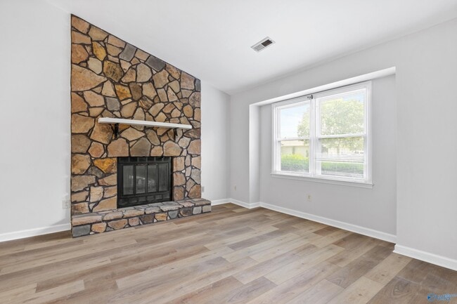 Photo - 1008 Fieldstone Ct SE