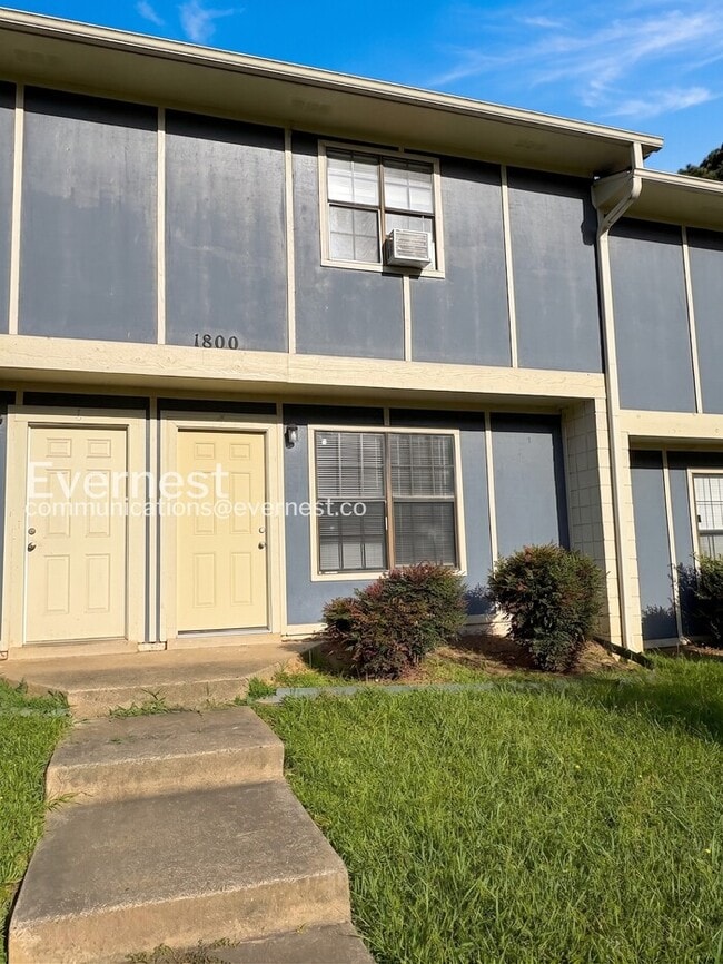 Photo - 1800 Labette Manor Dr Unit 5