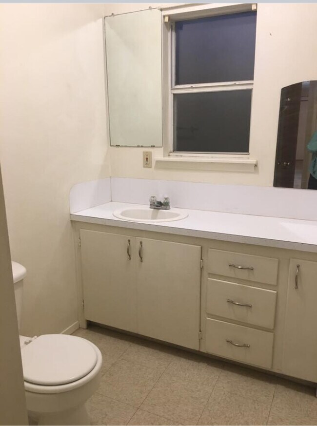 Photo - 104 E 21st St Unit 106 E 21st