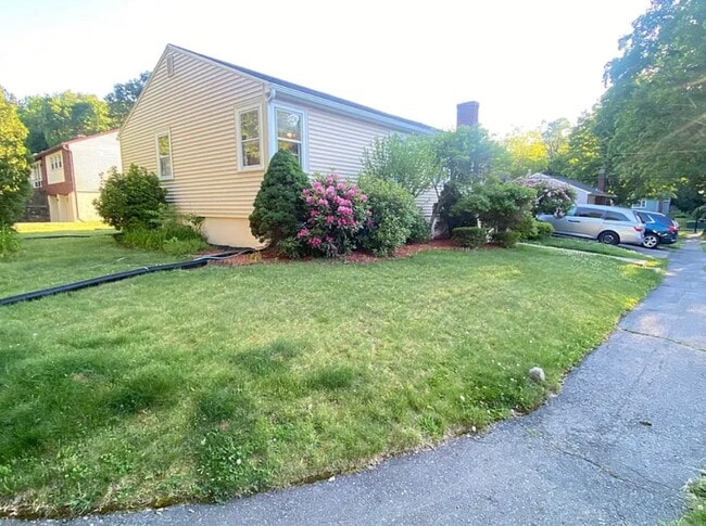 Photo - 10 Pine Tree Ln