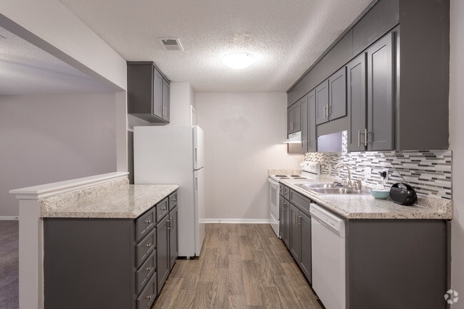 2HAB, 2BA - Villas West