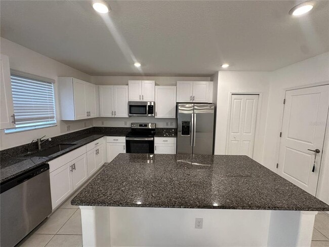 Photo - 1742 Red Loop