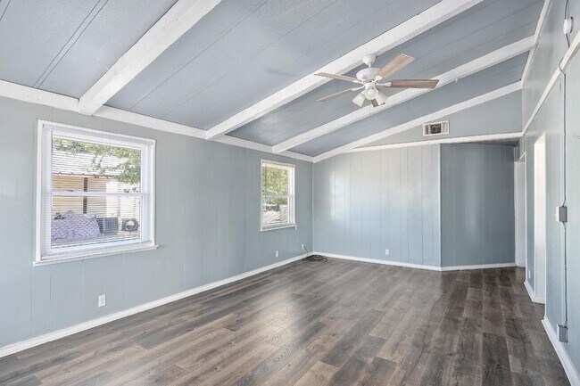 Photo - 1505 Elyse Dr