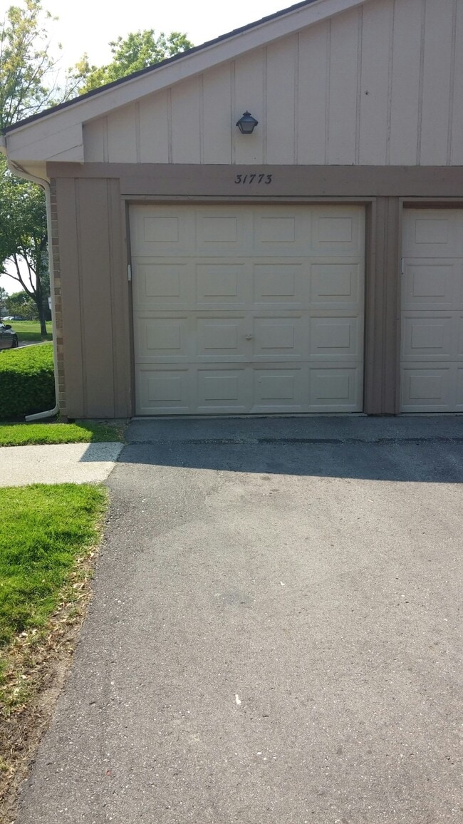 31767 Ivy Ln
