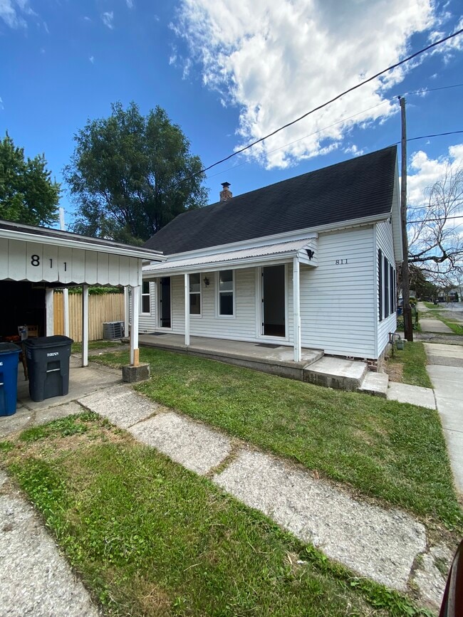 Photo - 811 Willard St