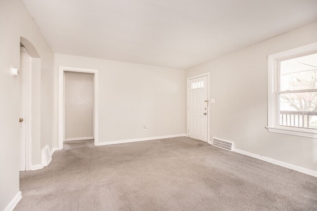 Photo - 3 BED 1 BATH BEAUTIFUL SINGLE FAMILY HOME