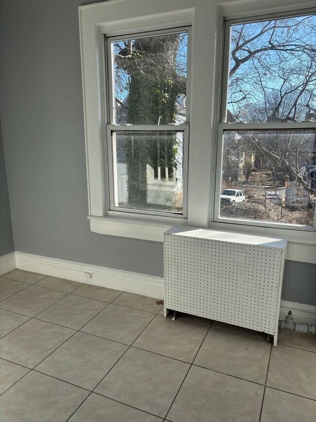 Photo - 22 Chelsea Ave Unit 2