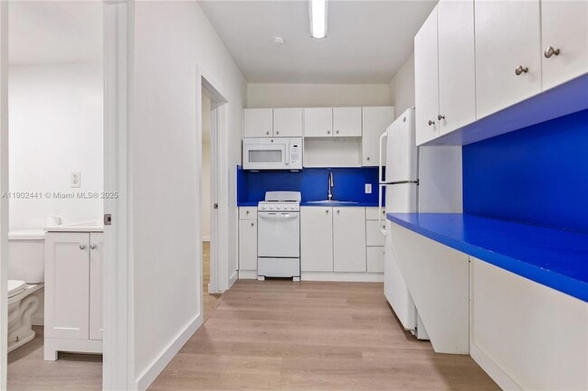 Photo - 218 SW 6th Ave
