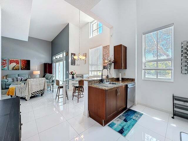 Photo - 450 N Federal Hwy