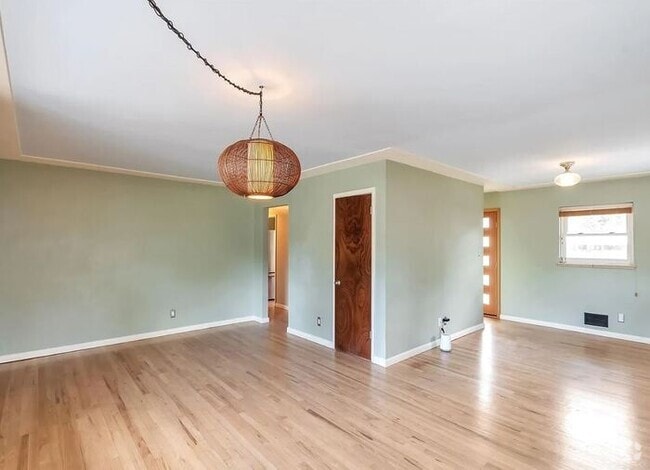 Building Photo - Charming 3 beds 1 bath in Littleton Rental