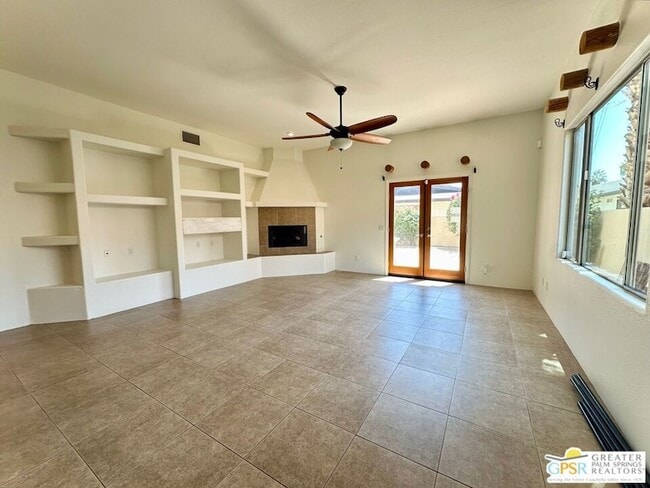 51220 Avenida Velasco