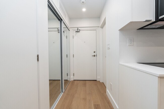 Photo - 612 Dawes Rd Unité 109