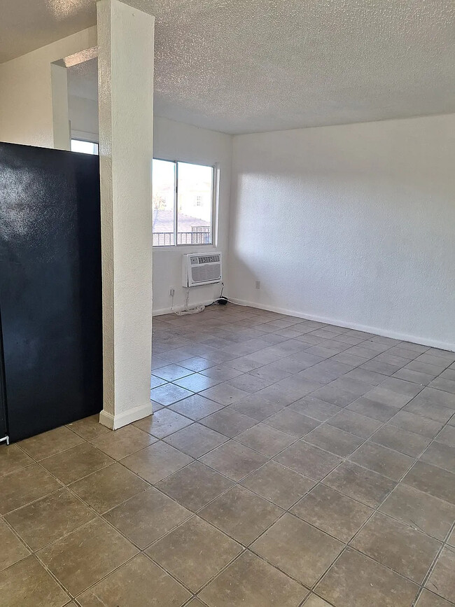 Photo - 2423 Boxwood St Unit 8