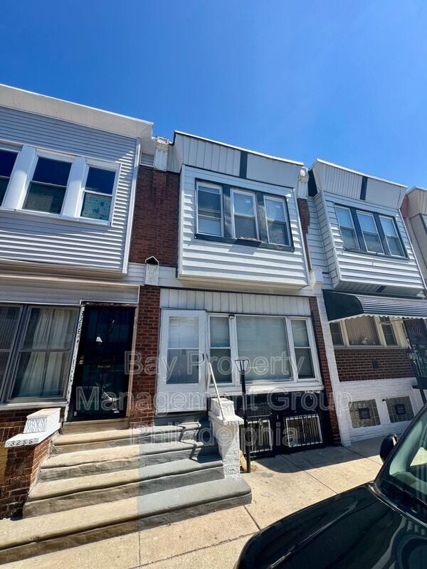 Photo - 3253 N Dover St