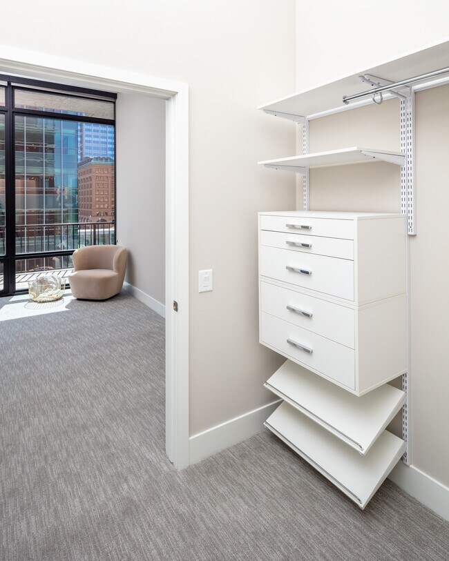 365 Nicollet