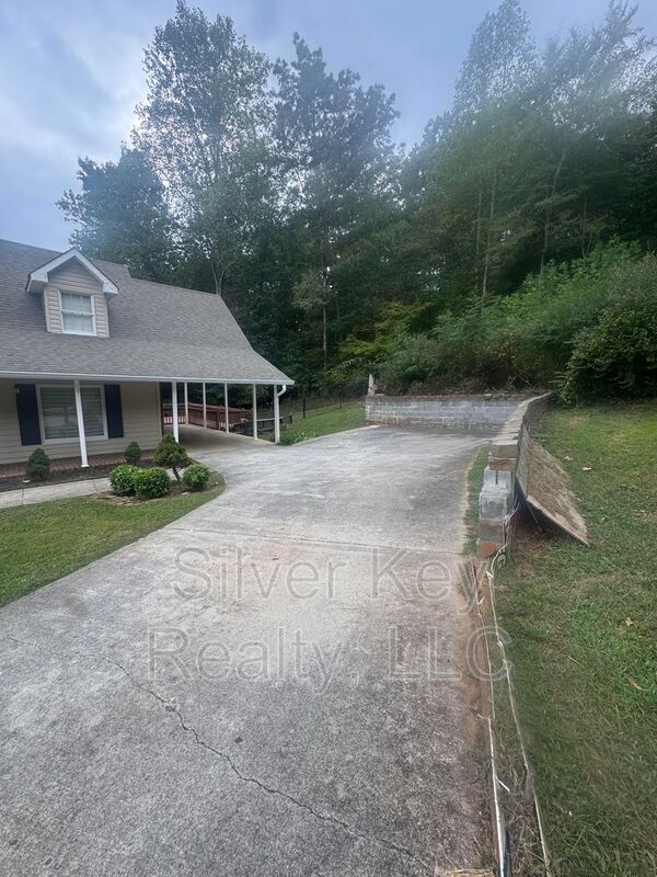Photo - 1339 English Ln