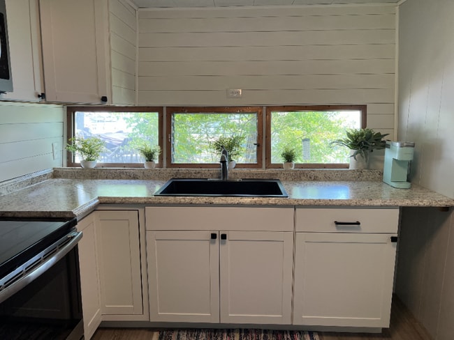 Photo - 7811 Hillside Dr