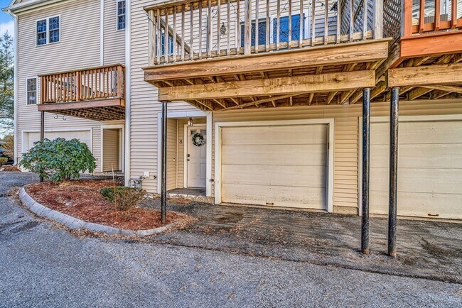 555 Main St