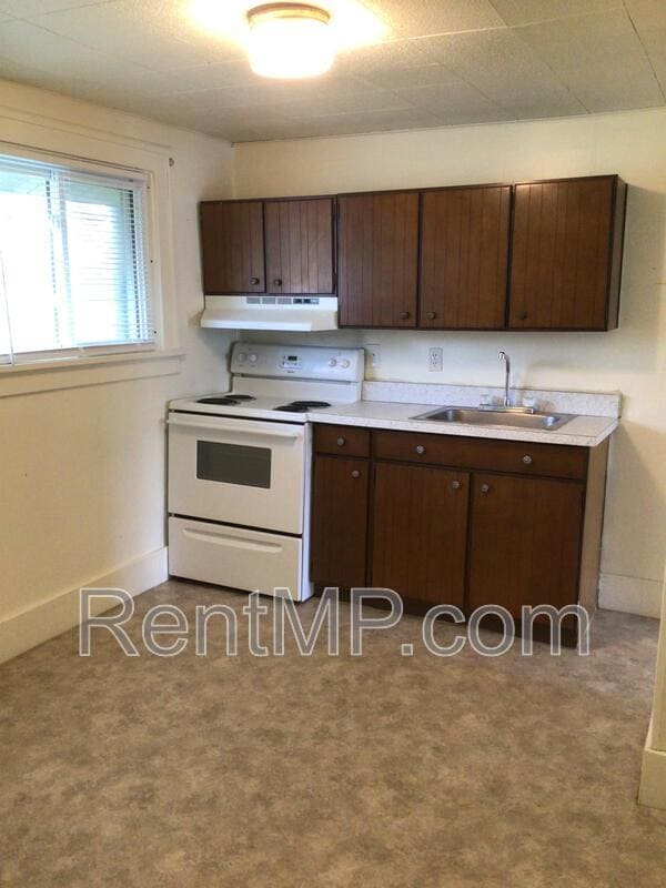 Photo - 703 E Chippewa St