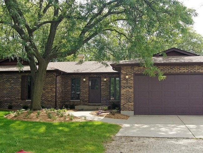 Building Photo - 4725 W Crystal Lake Rd Rental