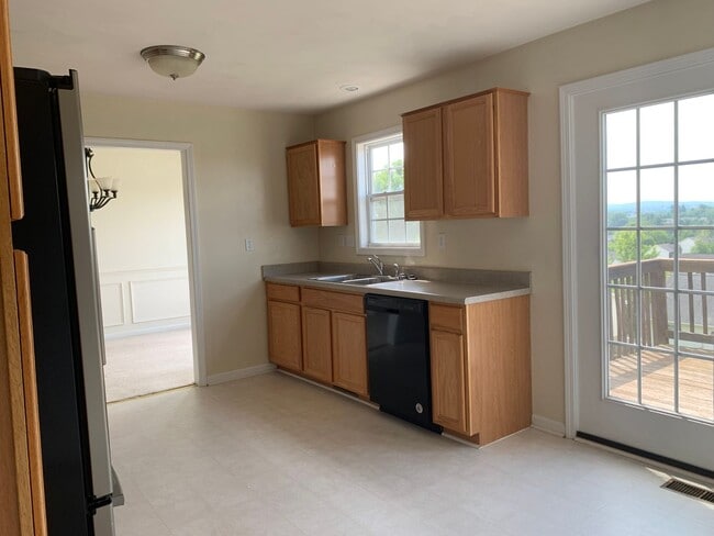 Photo - 1111 New Village Dr NW
