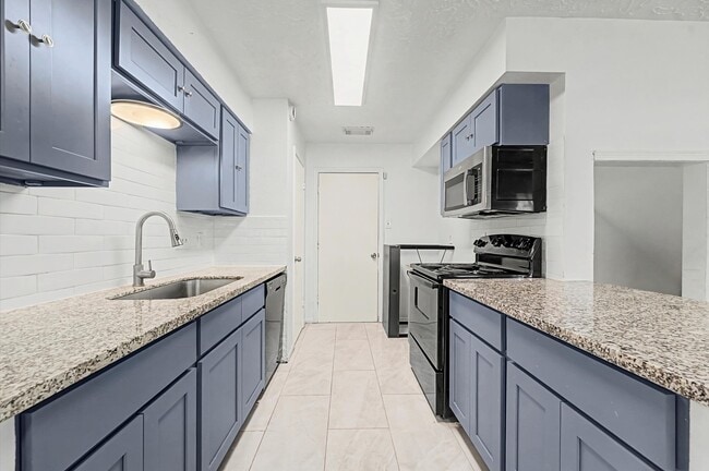 Photo - 8334 Country View Dr