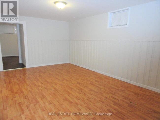 Photo - 30 Baybrook Crescent