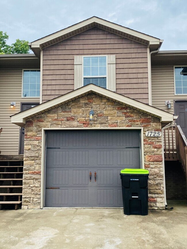 Photo - Townhome for Rent with Garage!