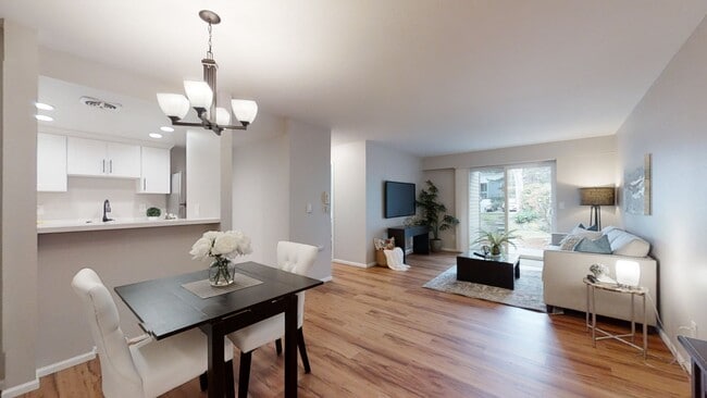 Building Photo - 14630 NE 32nd St Unit E6 Rental