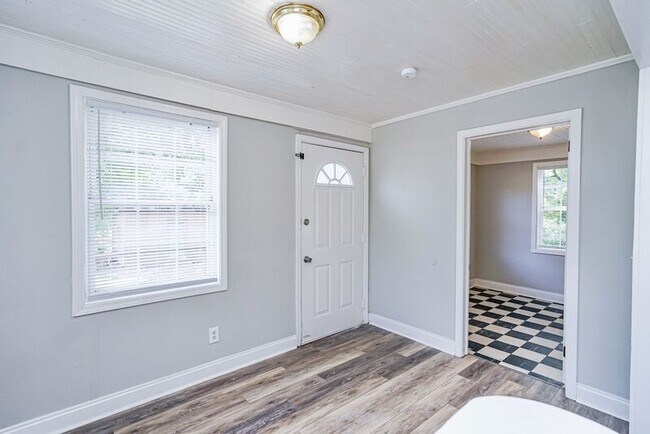 Photo - 105 Francis Ave