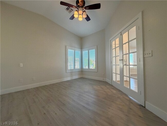 Photo - 124 Lemongold St