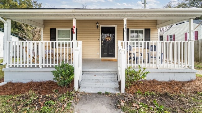 Photo - Timeless Charm Meets Modern Comfort – 2BR Home in Port Wentworth