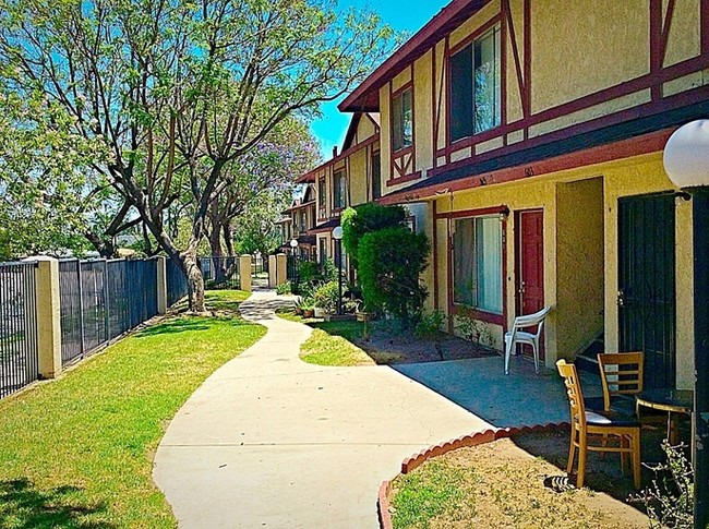Grove Ave Apts