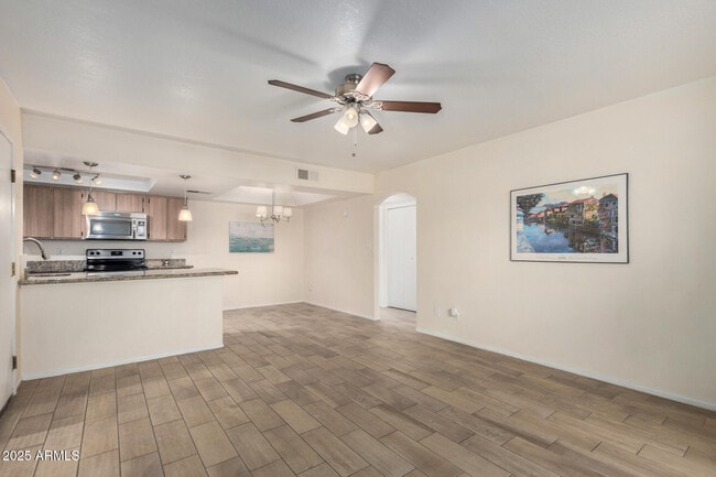 Photo - 1125 E Broadway Rd Apartment Unit 102