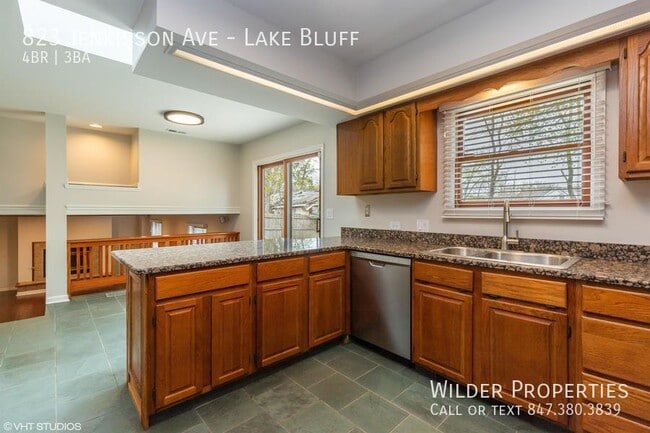 Photo - 823 Jenkisson Ave