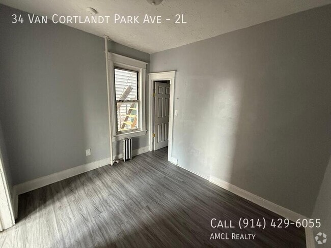 Building Photo - 34 Van Cortlandt Park Ave Unit 2L Rental