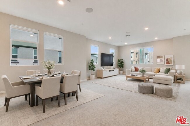 Photo - 713 Daniel Freeman Cir