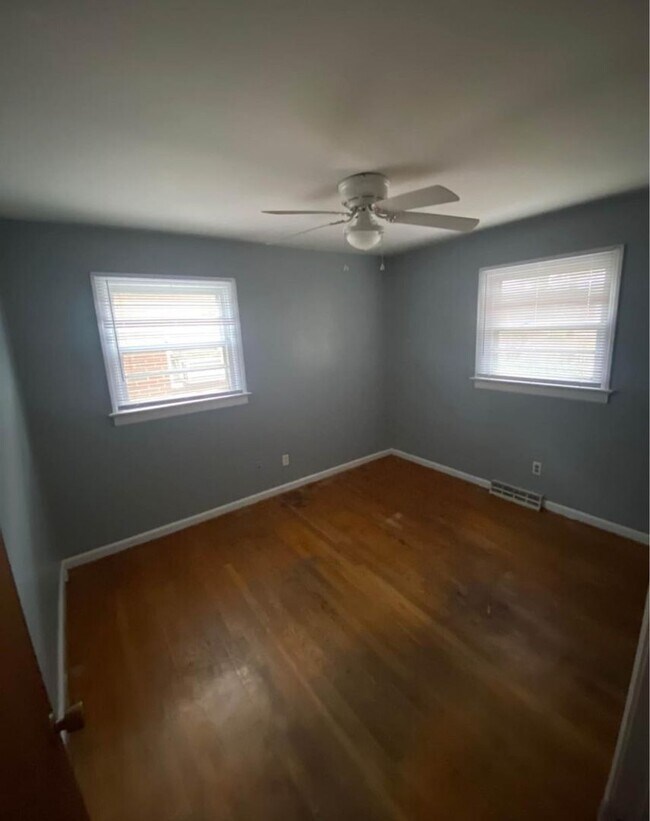 3 bedroom house in Fulton Hill! Laundry, C... Rental House Rental in