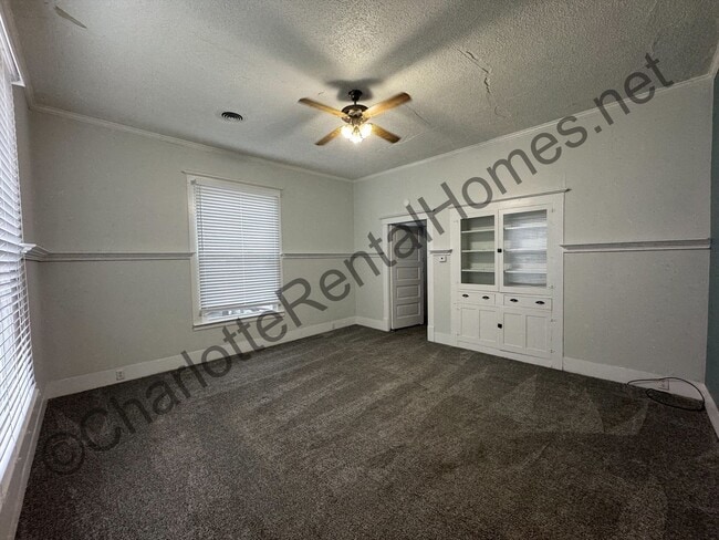 Photo - 113 E Pine St