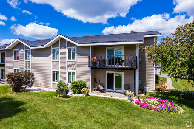 Parquelynn Village Apartments - Nashotah, WI | ForRent.com