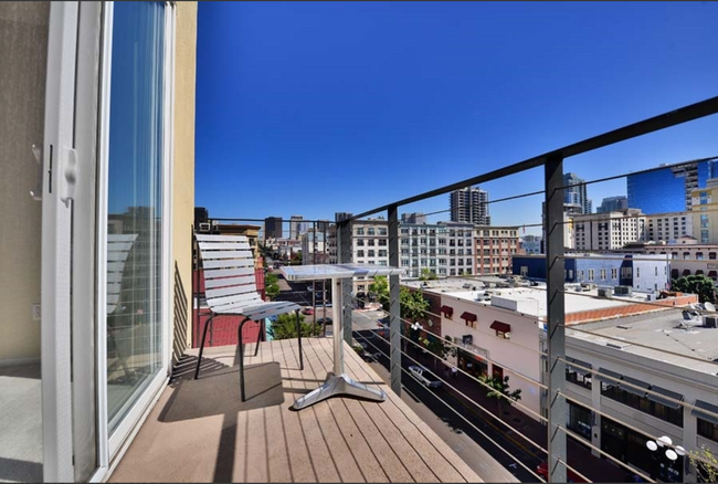 Fantastic Penthouse Unit Downtown Marina D... - Fantastic Penthouse Unit Downtown Marina D...