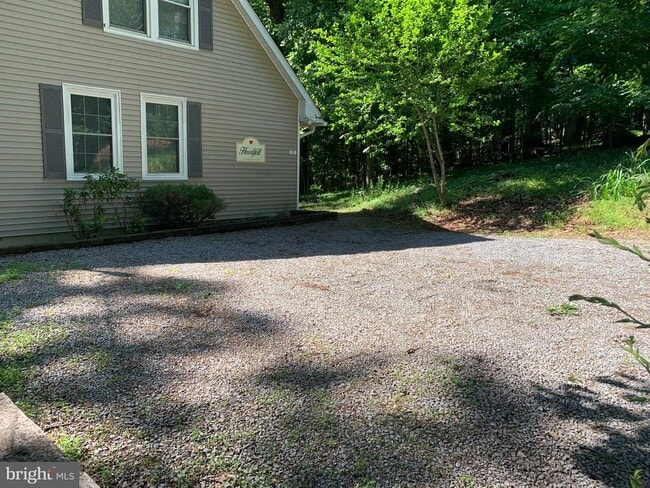 Photo - 132 Pinecrest Ln