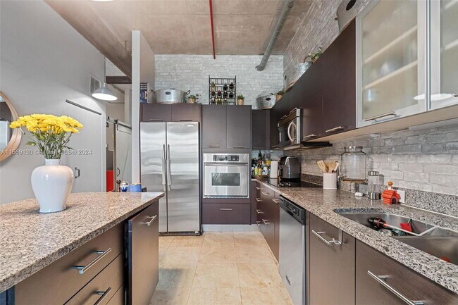Photo - 3029 NE 188th St